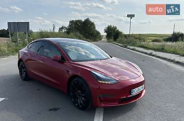 Седан Tesla Model 3 2022 в 