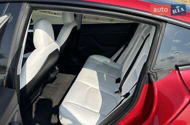 Седан Tesla Model 3 2022 в 