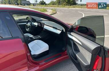 Седан Tesla Model 3 2022 в 