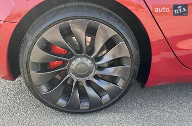 Седан Tesla Model 3 2022 в 