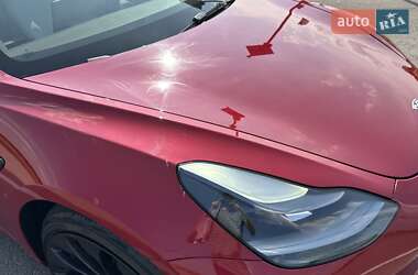 Седан Tesla Model 3 2022 в 