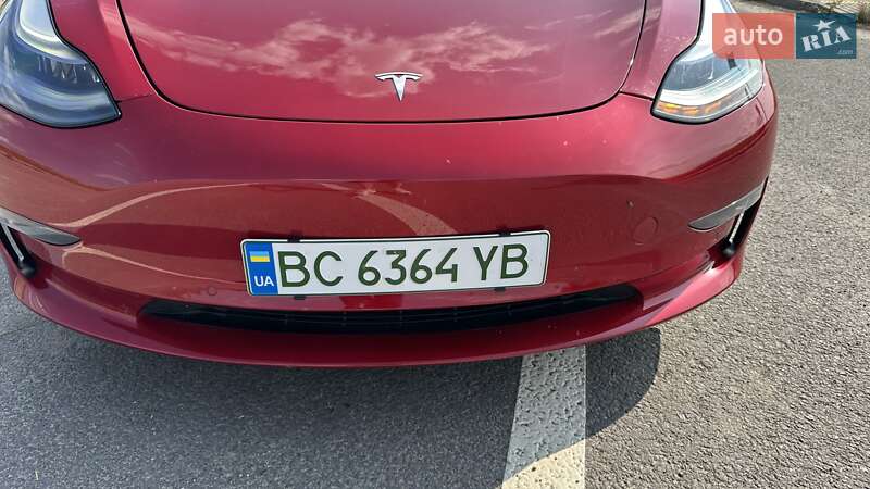 Седан Tesla Model 3 2022 в Жовкві