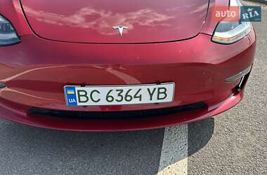 Седан Tesla Model 3 2022 в 