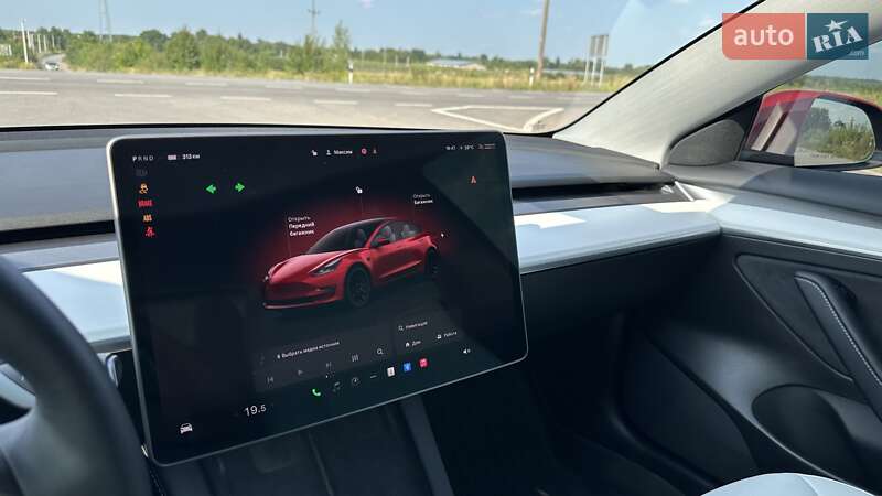 Седан Tesla Model 3 2022 в Жовкві