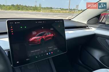 Седан Tesla Model 3 2022 в 
