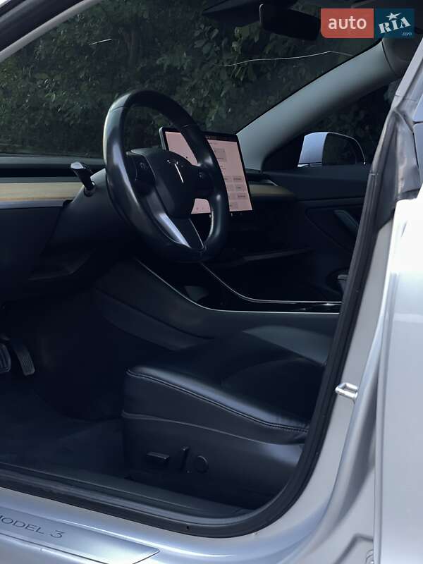 Седан Tesla Model 3 2018 в Харкові
