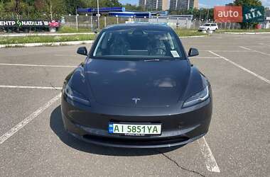 Седан Tesla Model 3 2024 в 