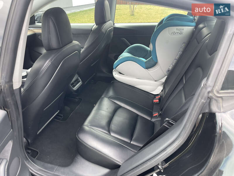 Седан Tesla Model 3 2021 в Києві