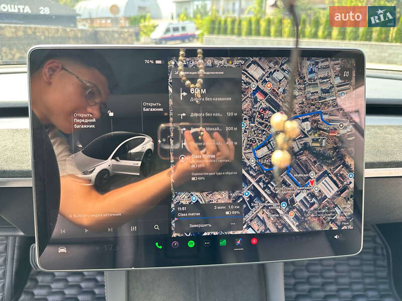 Седан Tesla Model 3 2023 в Ровно
