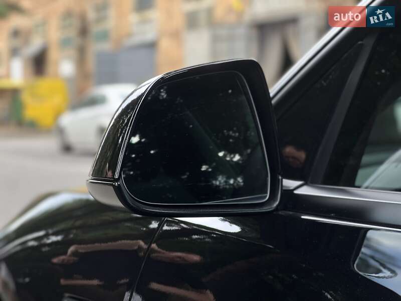 Седан Tesla Model 3 2022 в Львове