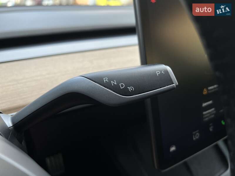 Седан Tesla Model 3 2022 в Львове