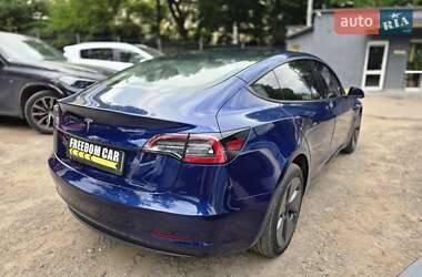 Седан Tesla Model 3 2023 в 