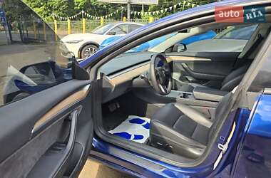 Седан Tesla Model 3 2023 в 