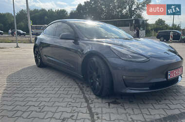 Седан Tesla Model 3 2021 в 