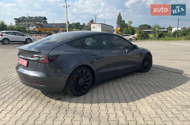 Седан Tesla Model 3 2021 в 