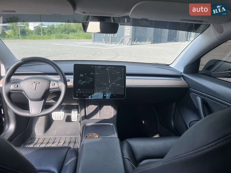 Седан Tesla Model 3 2021 в Львові