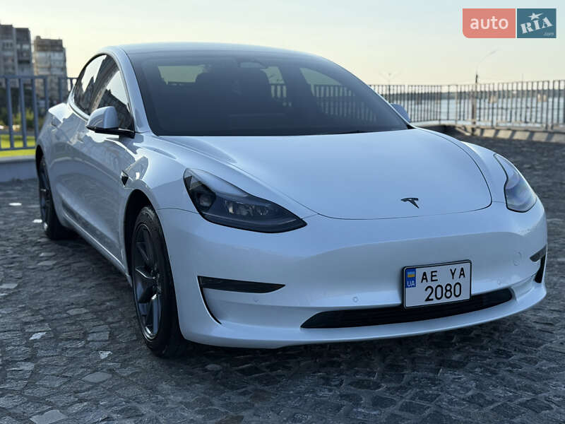 Седан Tesla Model 3 2022 в Днепре