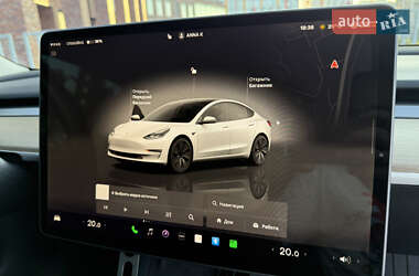 Седан Tesla Model 3 2022 в 