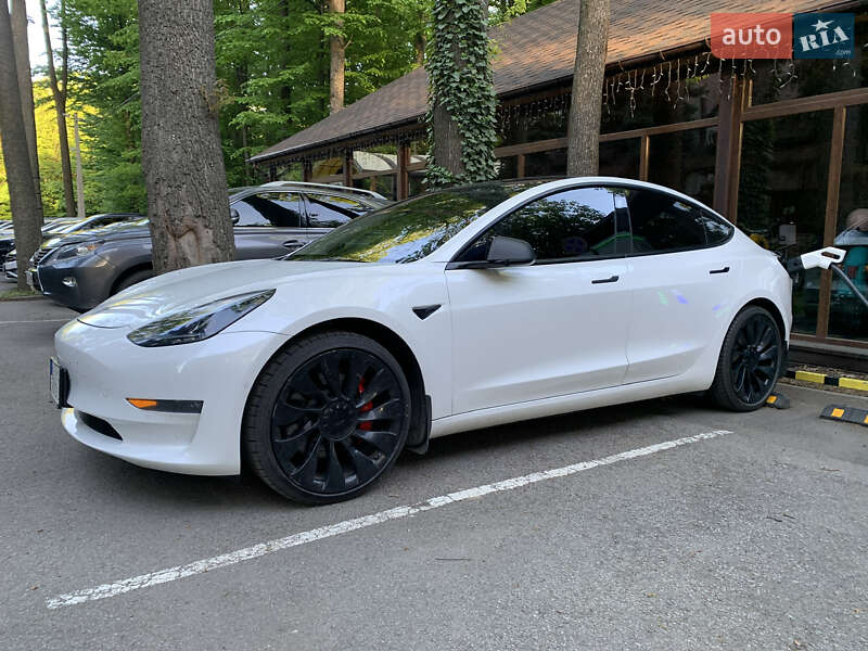 Седан Tesla Model 3 2021 в Києві