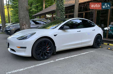 Седан Tesla Model 3 2021 в 