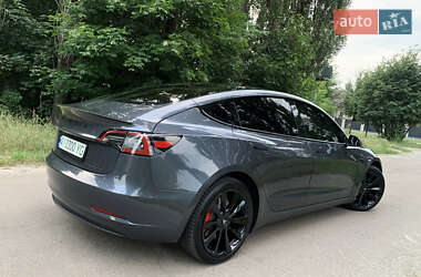 Седан Tesla Model 3 2023 в 