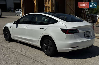 Седан Tesla Model 3 2023 в 
