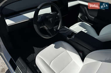 Седан Tesla Model 3 2023 в 