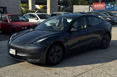 Седан Tesla Model 3 2023 в 