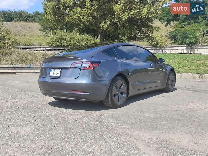 Седан Tesla Model 3 2023 в Киеве