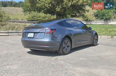 Седан Tesla Model 3 2023 в 