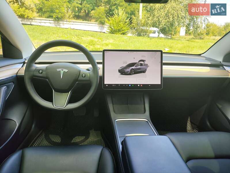 Седан Tesla Model 3 2023 в Киеве
