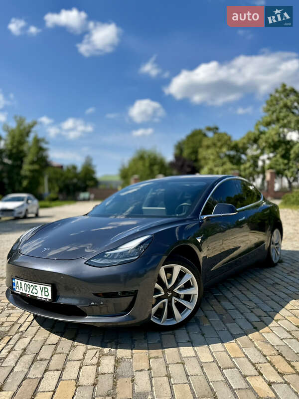 Седан Tesla Model 3 2018 в 