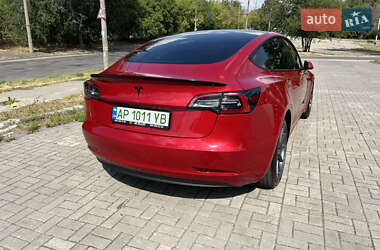 Седан Tesla Model 3 2022 в 