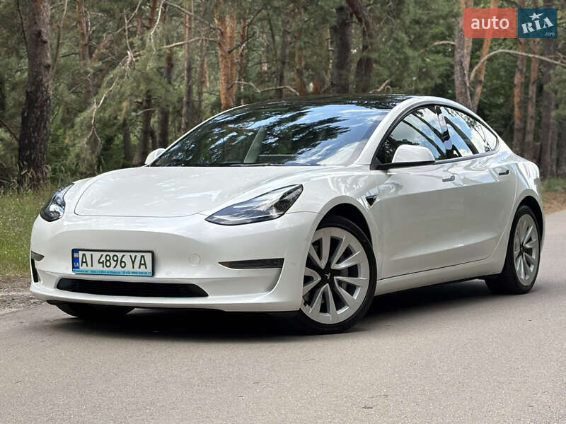 Tesla Model 3 2022