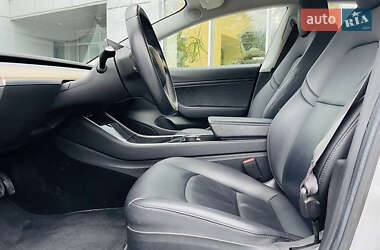 Седан Tesla Model 3 2018 в 