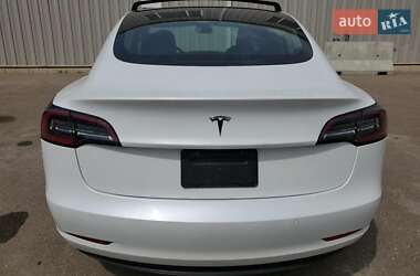 Седан Tesla Model 3 2020 в 