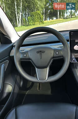 Седан Tesla Model 3 2021 в 