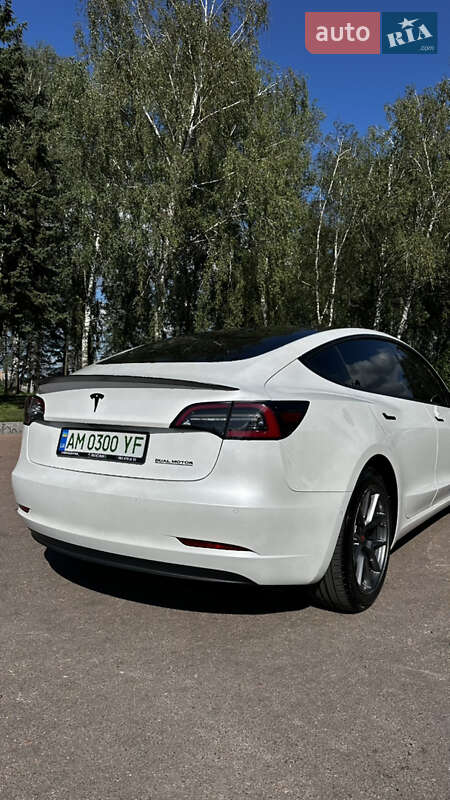 Седан Tesla Model 3 2021 в Житомире