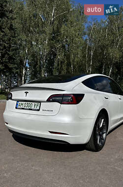 Седан Tesla Model 3 2021 в 