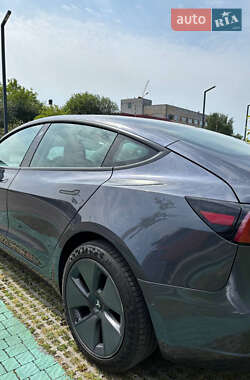 Седан Tesla Model 3 2022 в 