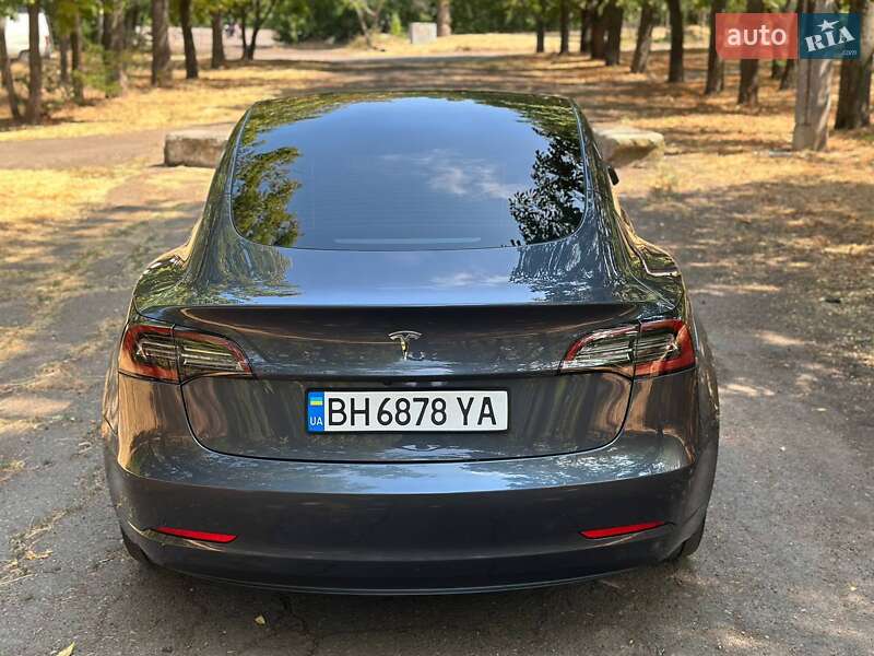 Седан Tesla Model 3 2023 в Одессе