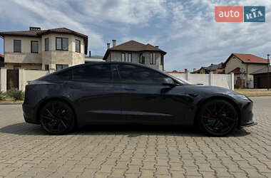 Седан Tesla Model 3 2024 в 