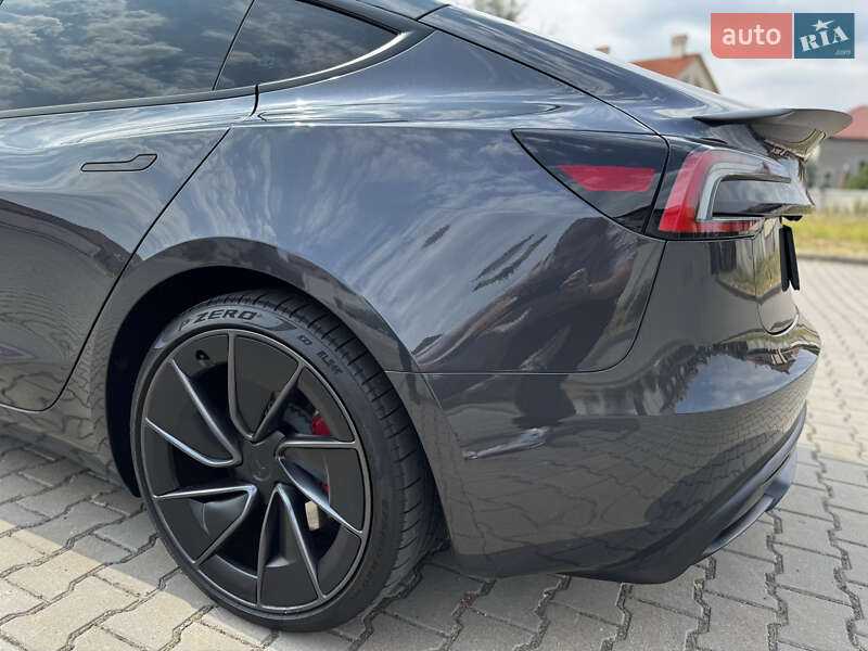 Седан Tesla Model 3 2024 в Одесі
