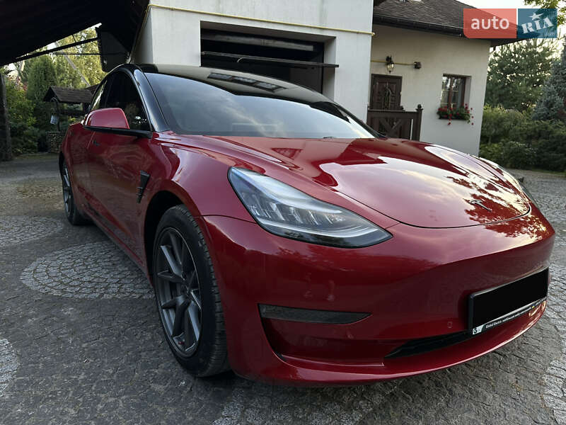 Седан Tesla Model 3 2020 в Тернополе