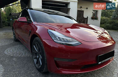 Седан Tesla Model 3 2020 в 