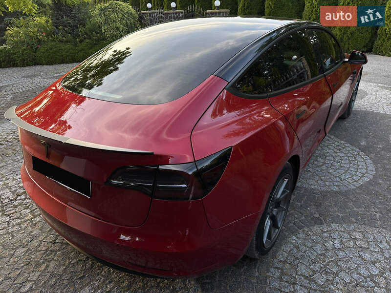 Седан Tesla Model 3 2020 в Тернополе