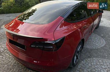 Седан Tesla Model 3 2020 в 