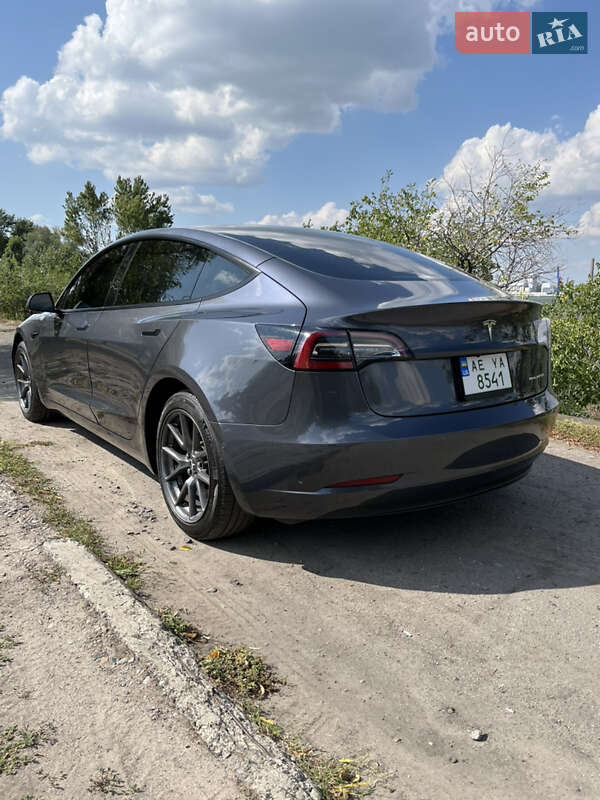 Седан Tesla Model 3 2022 в Дніпрі