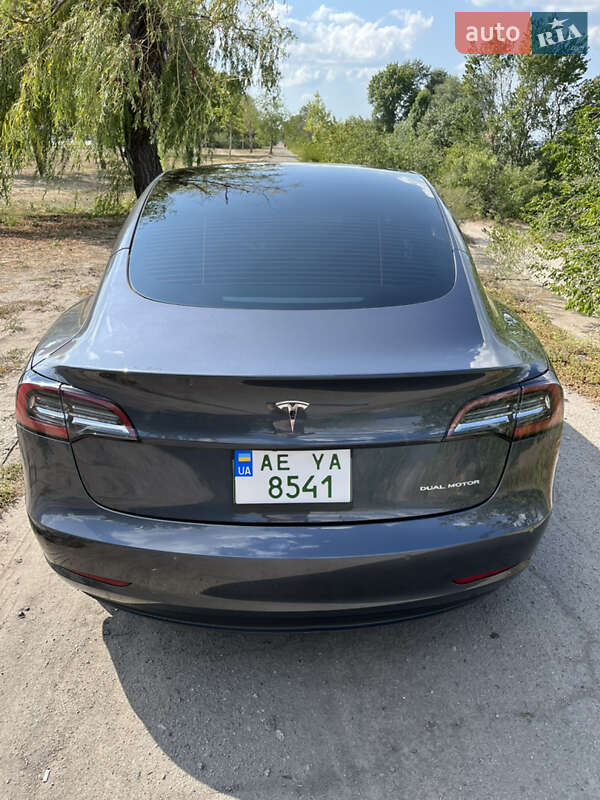 Седан Tesla Model 3 2022 в Дніпрі
