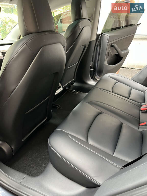 Седан Tesla Model 3 2022 в Дніпрі